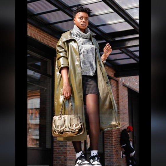 FENDI Gold Mirrored Leather B Shoulder Bag - Picture 11 of 12